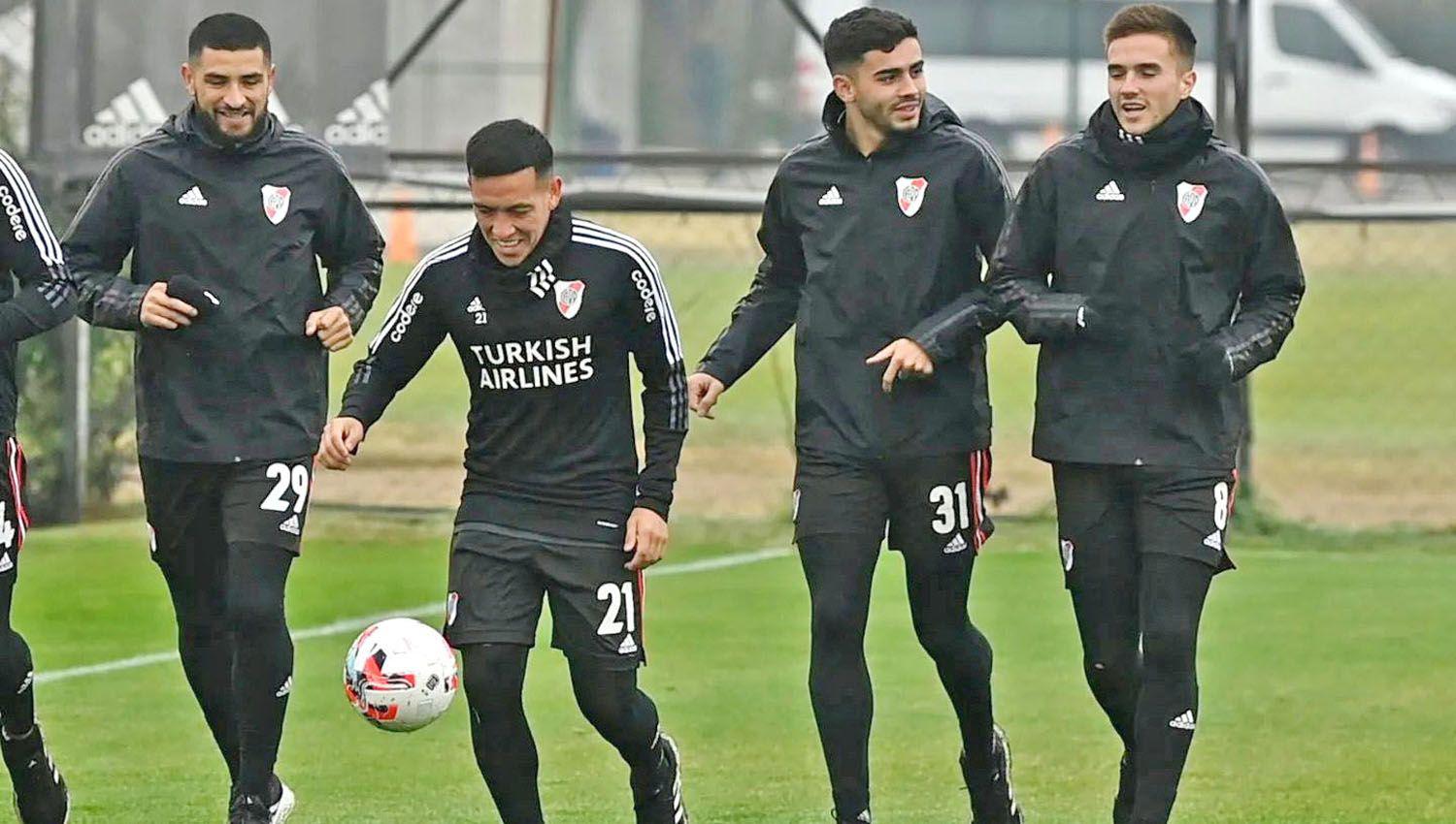 Gallardo proboacute tres variantes para visitar al Rojo en el Libertadores