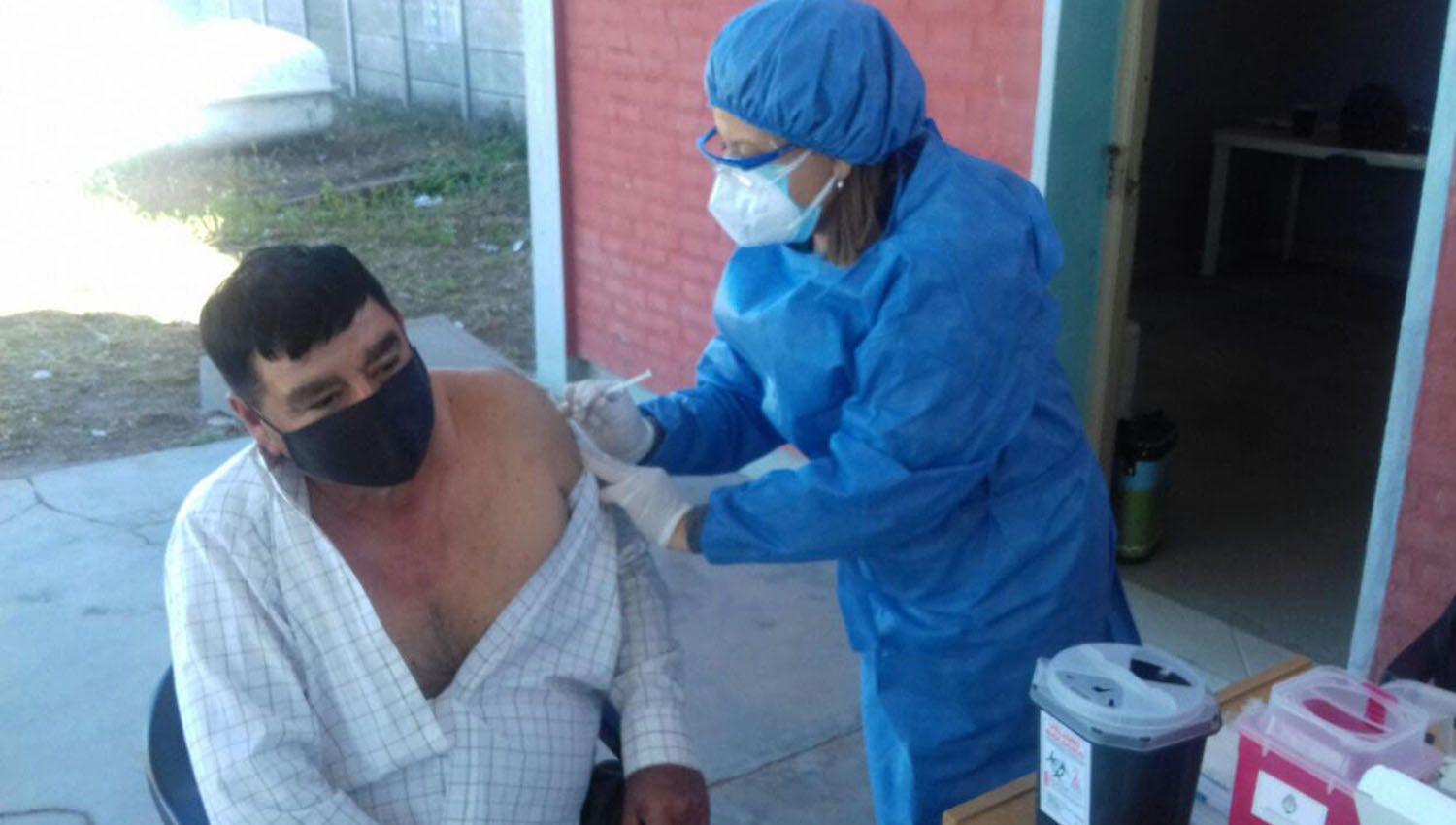 Preparan un operativo de vacunacioacuten contra el Covid en el interior choyano