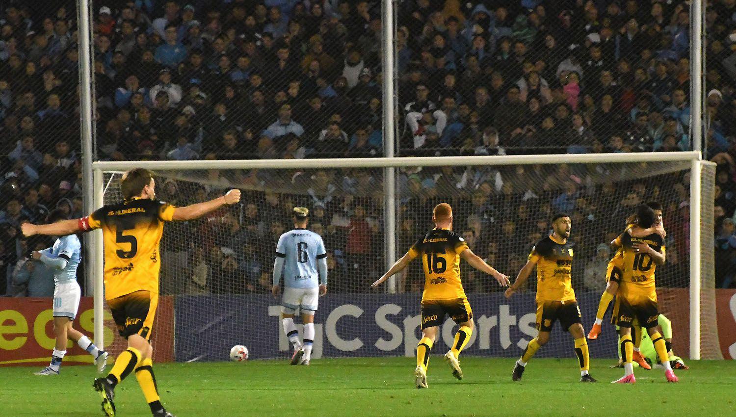 Mitre dejoacute sin invicto a Belgrano en Coacuterdoba y suentildea con la clasificacioacuten