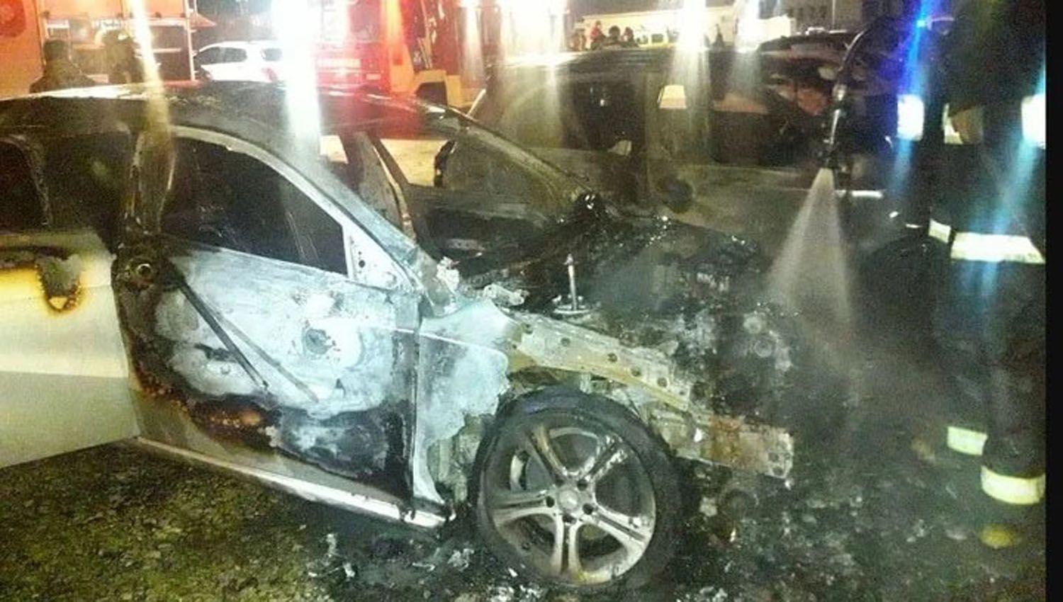 Incendiaron automoacuteviles de los jugadores de Aldosivi