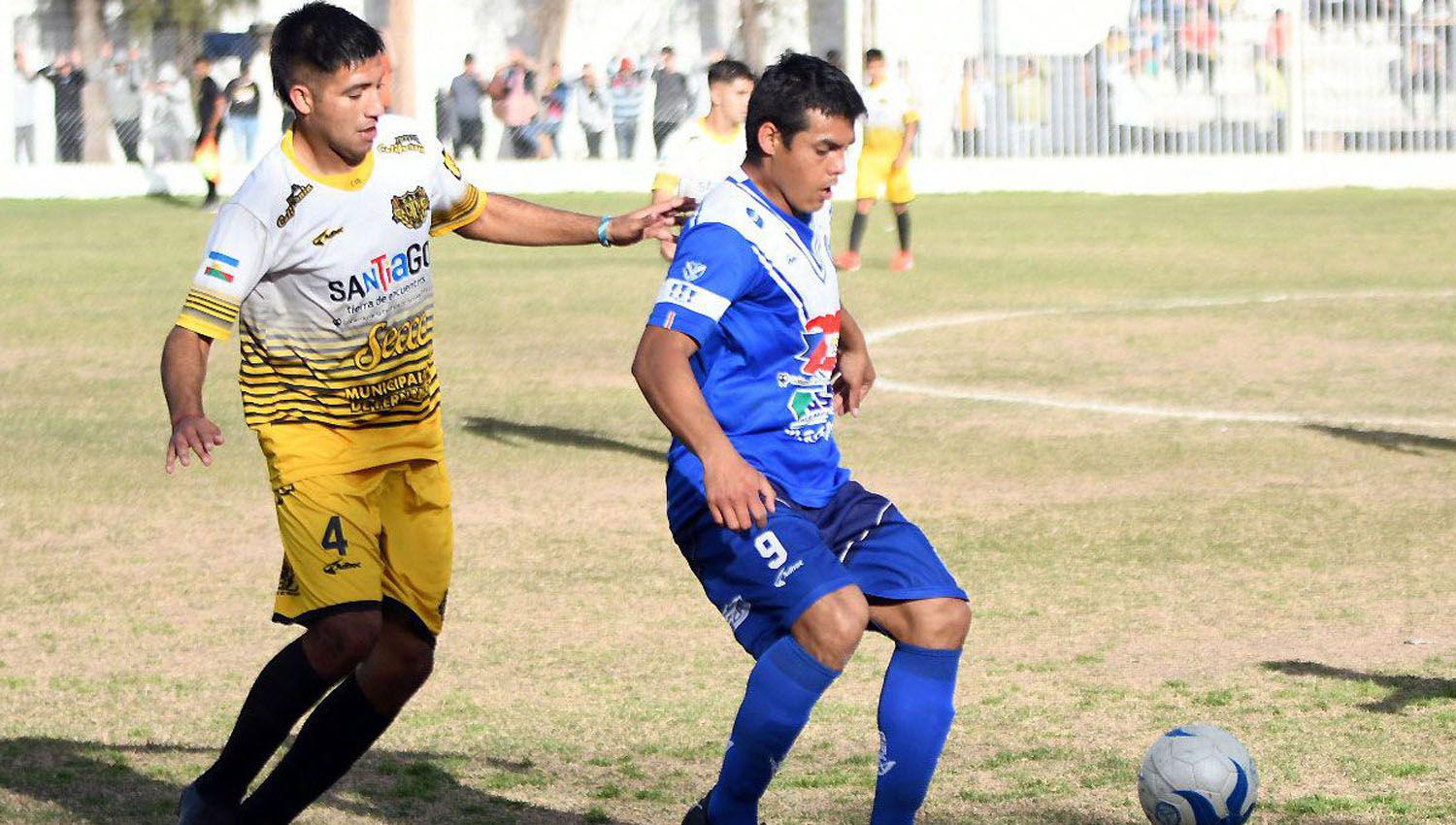 Veacutelez Sarsfield ganoacute la primera final y suentildea con el tiacutetulo