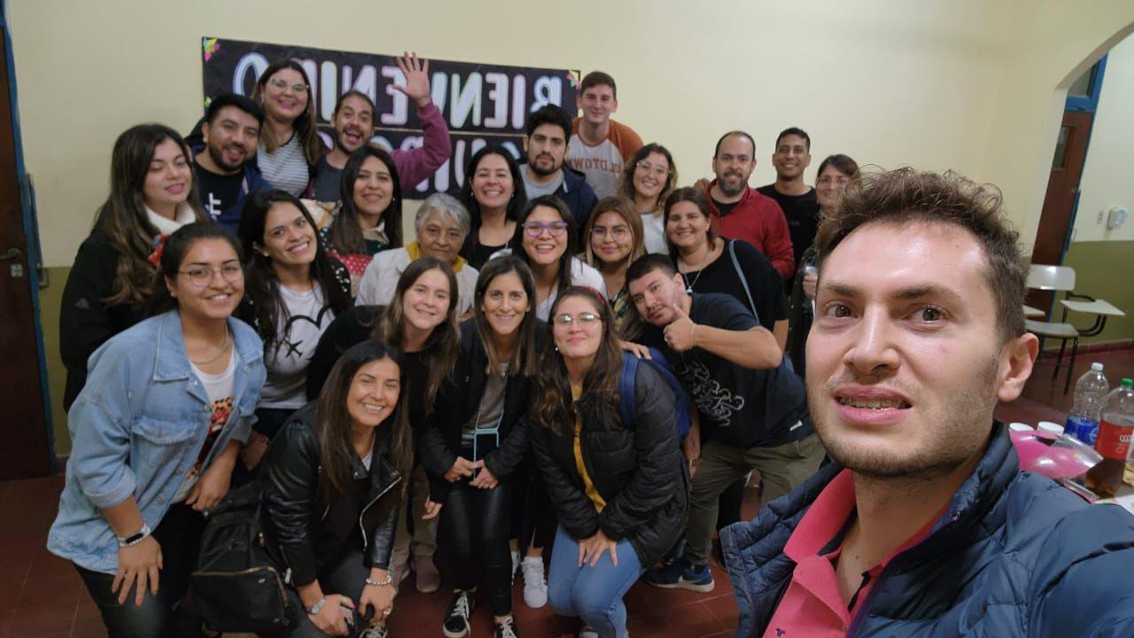 Invitan a joacutevenes a participar de un retiro espiritual