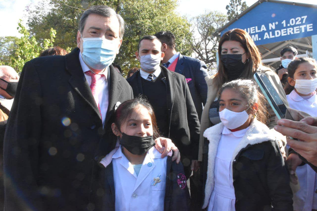 Zamora inauguroacute obras en materia educativa y entregoacute viviendas en el interior