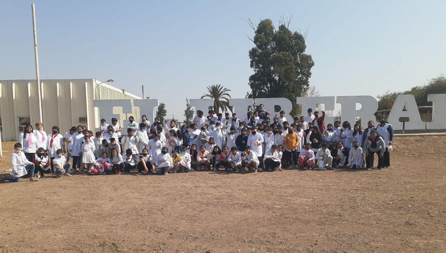 Estudiantes visitaron la planta impresora del diario EL LIBERAL