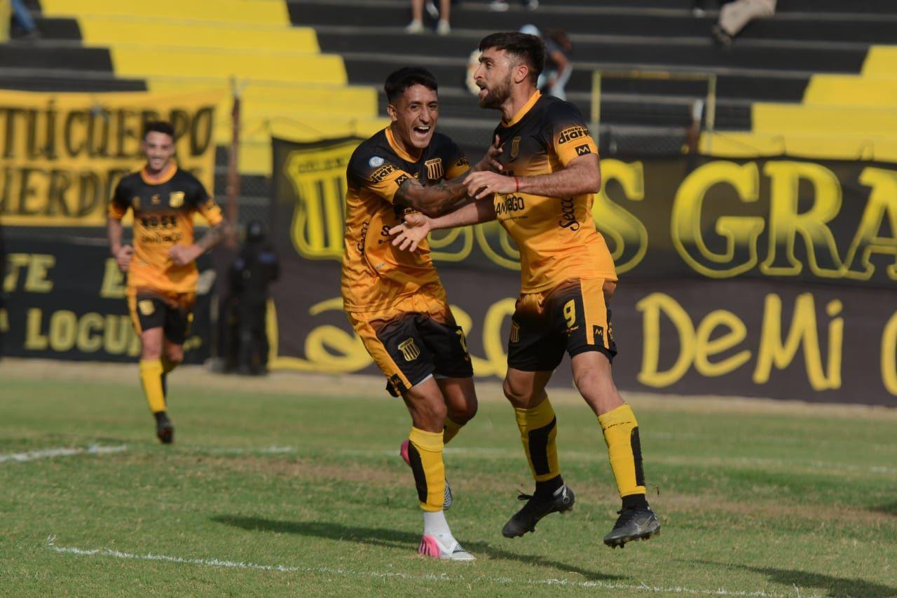 Mitre le ganoacute a Gimnasia y suentildea con el reducido