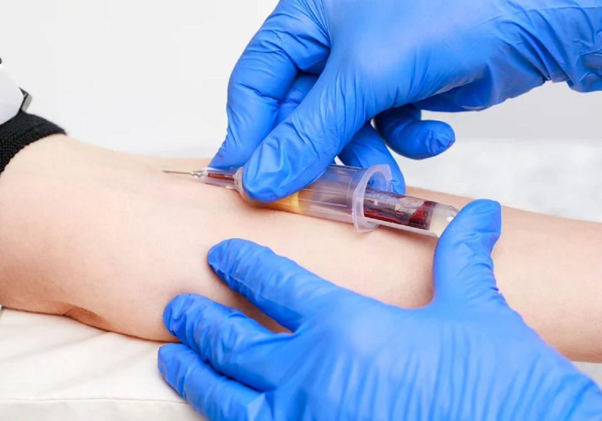 Especialistas creen que un anaacutelisis de sangre podriacutea detectar hasta 50 tipos de caacutencer antes de los siacutentomas