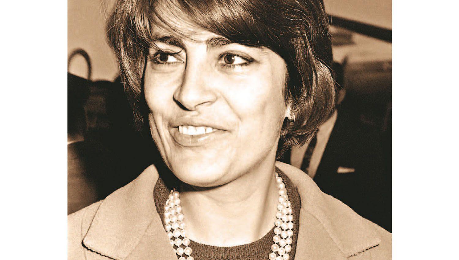 Irene Papas ldquopersonificaba la belleza griega en la pantalla y en escenardquo