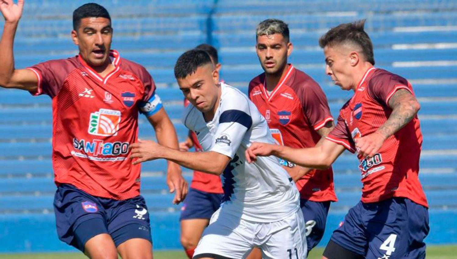 Guumlemes repartioacute puntos en su visita a Brown de Puerto Madryn