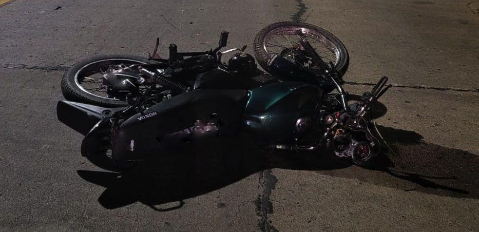 Un motociclista fallecioacute tras chocar contra un auto en el Camino de la Costa