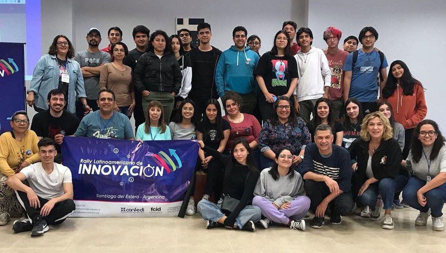 Premian a estudiantes de la Ucse en Rally Latinoamericano