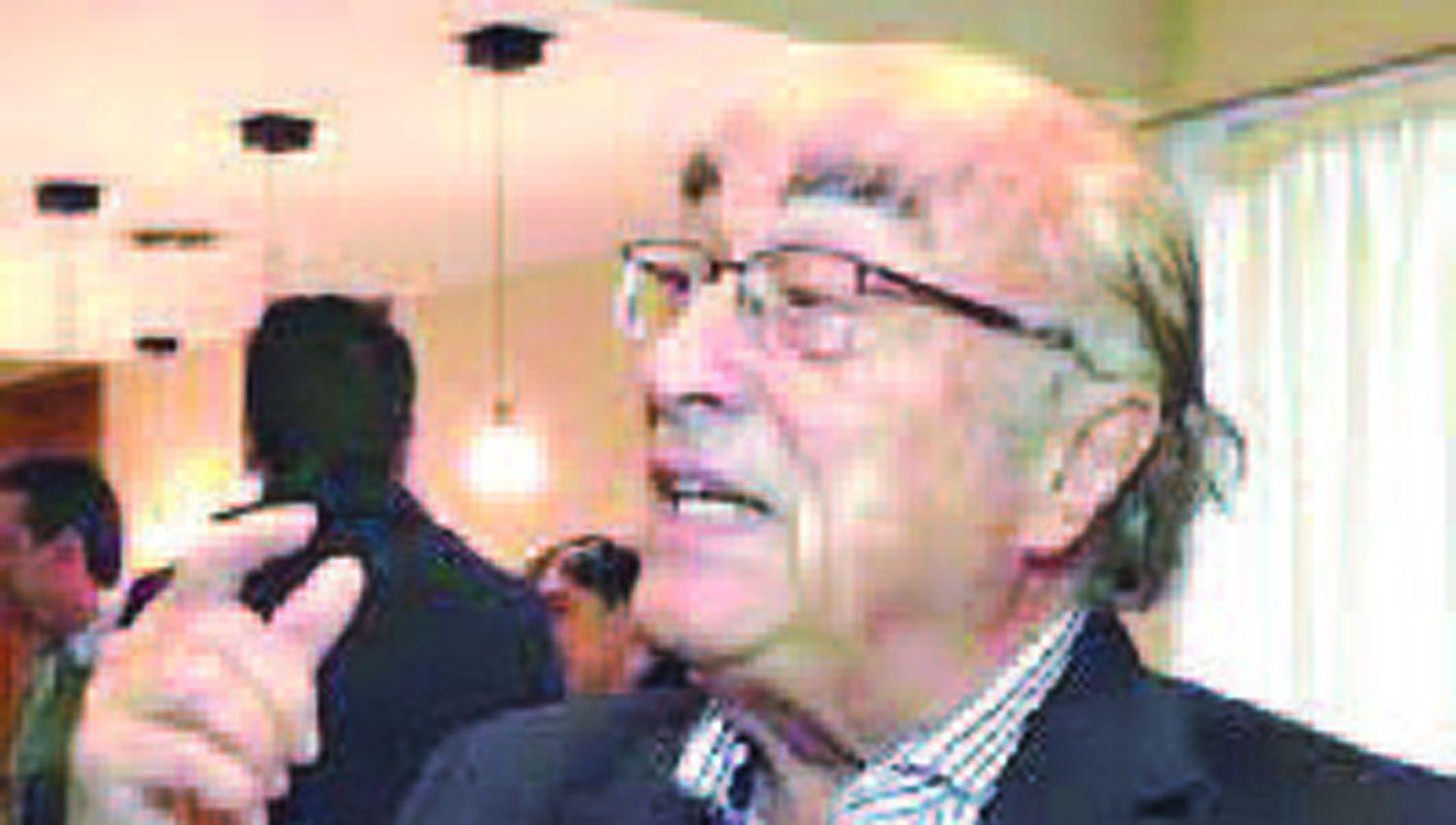 Osvaldo Granados- ldquoHabraacute devaluacioacuten congelamiento y plan Bonex durante el Mundialrdquo