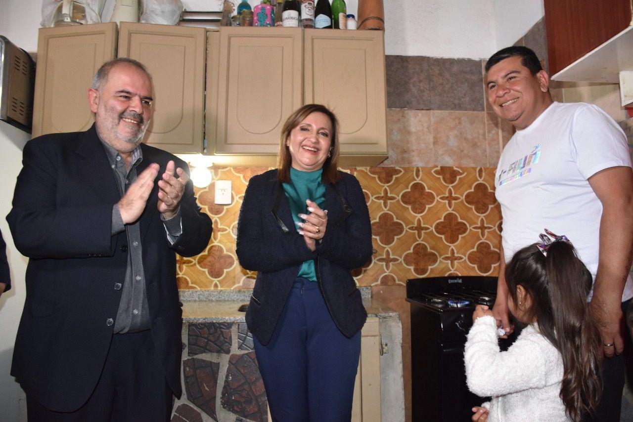 Llegoacute el gas natural para familias del Bdeg Villa del Carmen