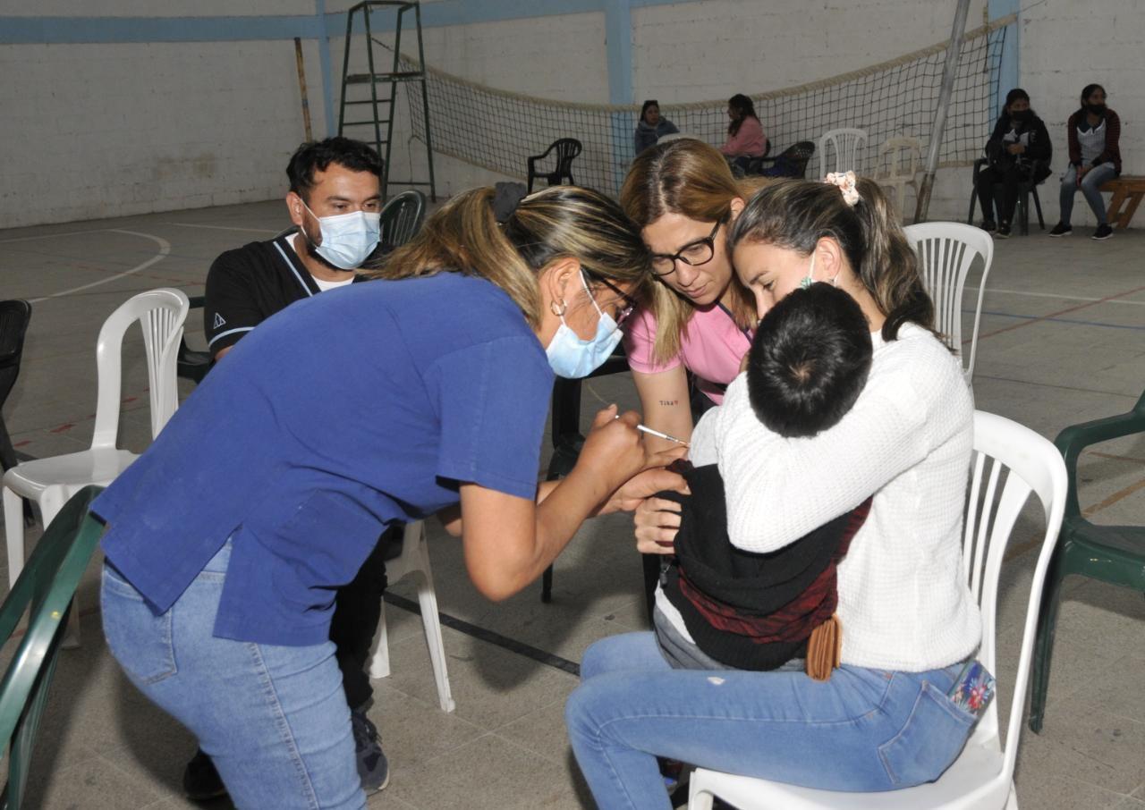 Lanzan campantildea nacional de vacunacioacuten infantil contra enfermedades varias en Fernaacutendez