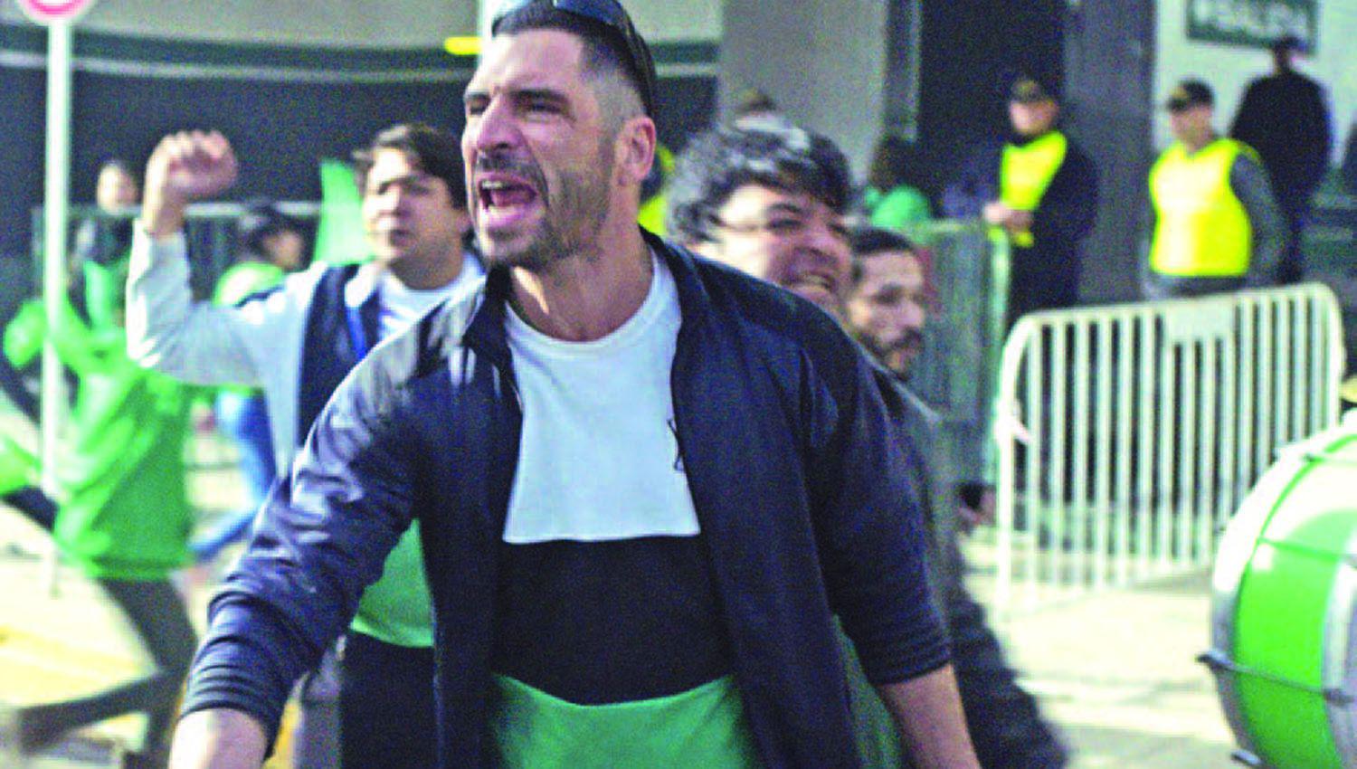 CON LA MIRADA SOBRE EL MUNDO BARRABRAVA LLEGA A LA PANTALLA DE CANAL NUEVE LA SERIE EL HINCHA