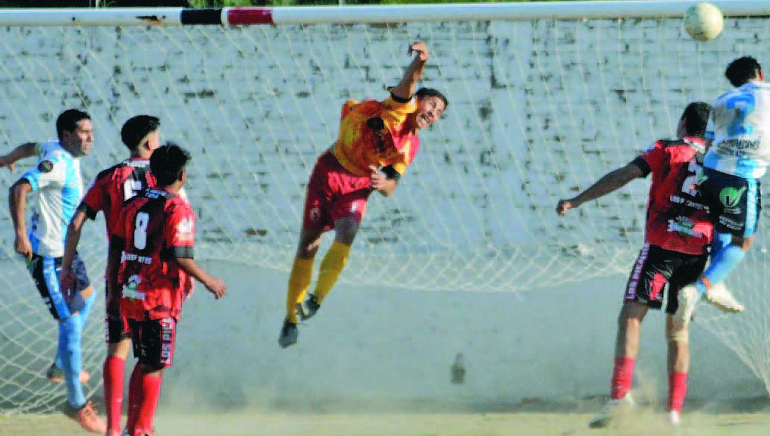 La Superliga loretana busca finalistas para el torneo de fuacutetbol amateur