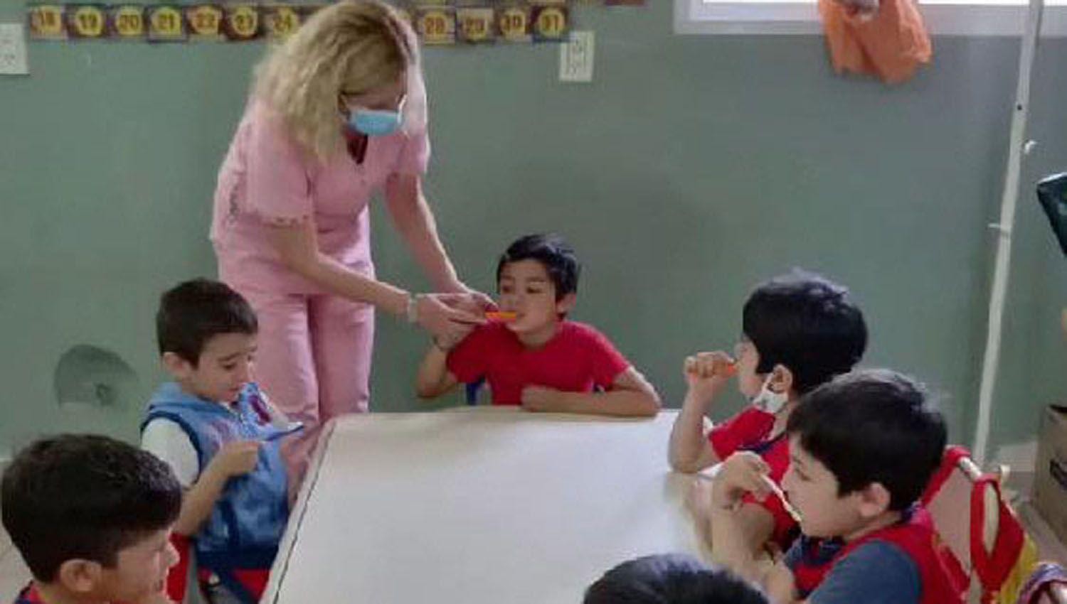 ldquoSonrisas santiaguentildeasrdquo llegoacute al jardiacuten de infantes ldquoMartha Salottirdquo