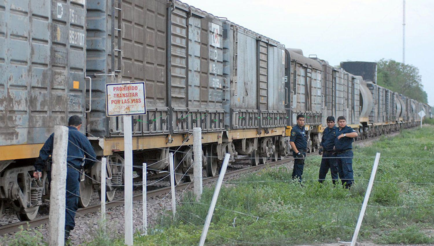 Un hombre se habriacutea dormido en las viacuteas y fue arrollado por el tren