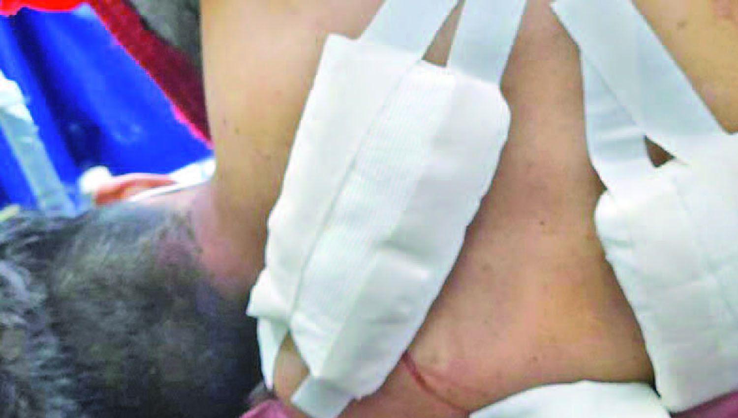 Fue a robarle el sueldo al compantildeero de trabajo y apuntildealoacute a su hijo adolescente