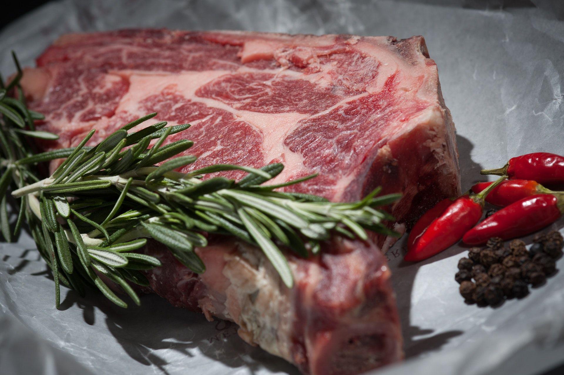 Buscan abrir nuevos mercados para la carne santiaguentildea en Pariacutes