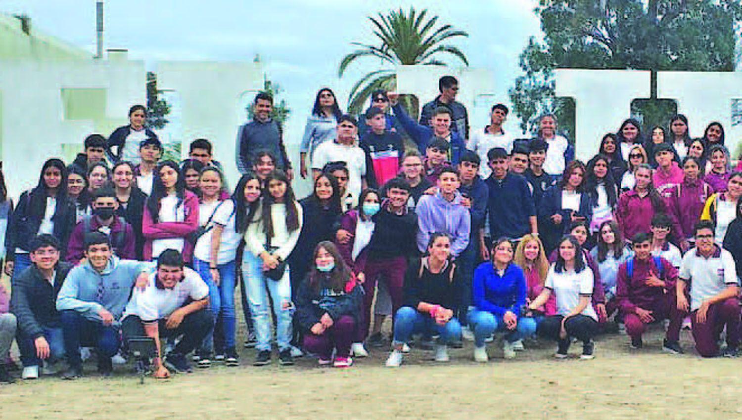 Alumnos de Fernaacutendez visitaron la Planta Impresora de EL LIBERAL