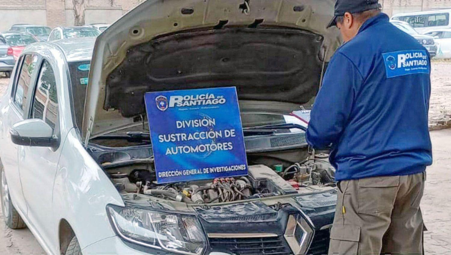 Secuestran un automoacutevil que teniacutea las chapas patentes apoacutecrifas
