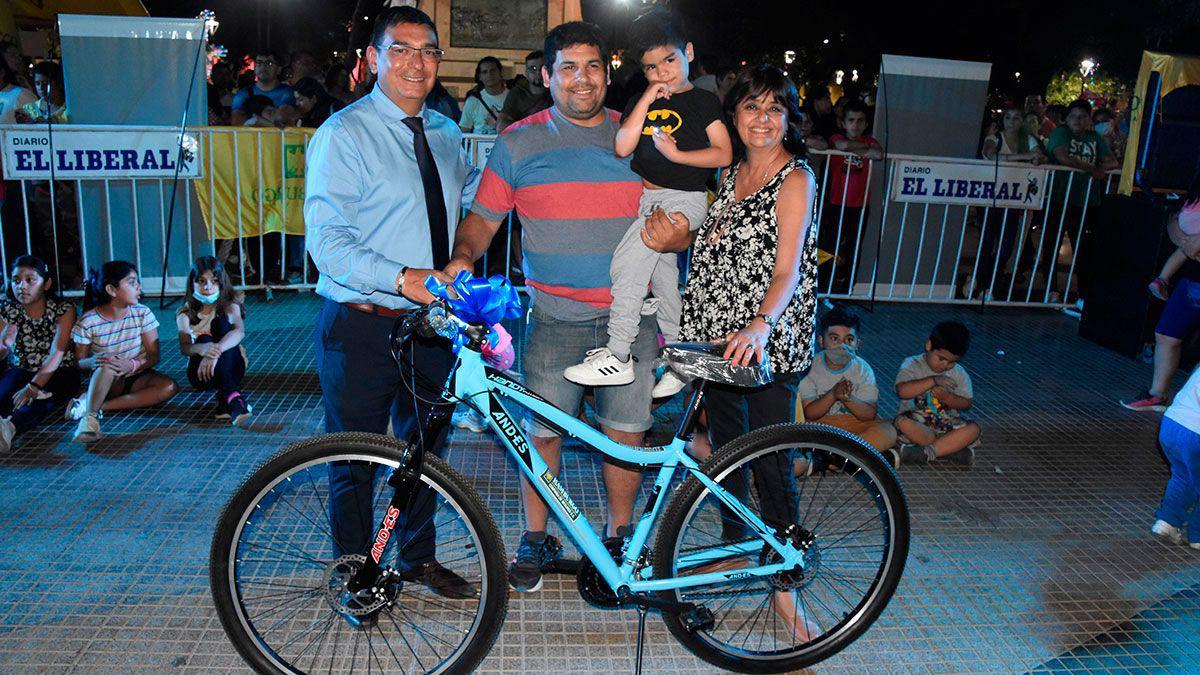 Asiacute fue el Diacutea del Seguro en la Plaza Libertad