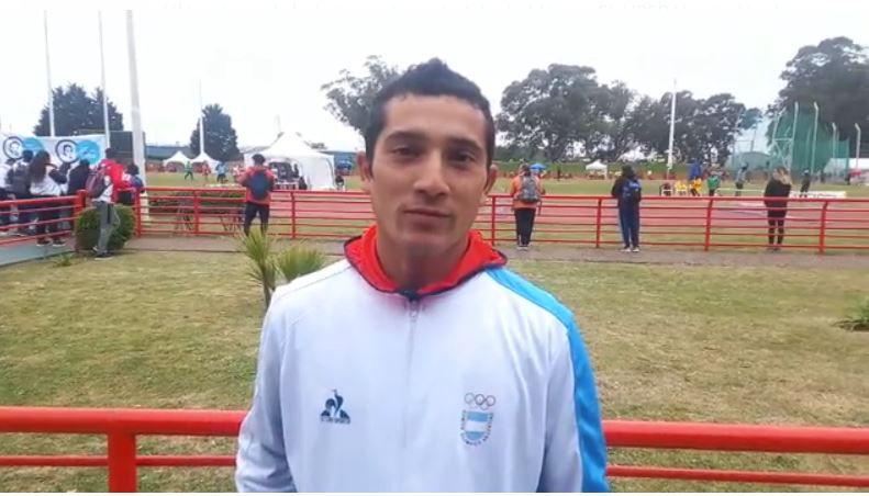 VIDEO  Joaquiacuten Arbe atleta oliacutempico saludoacute a los participantes del Maratoacuten de EL LIBERAL