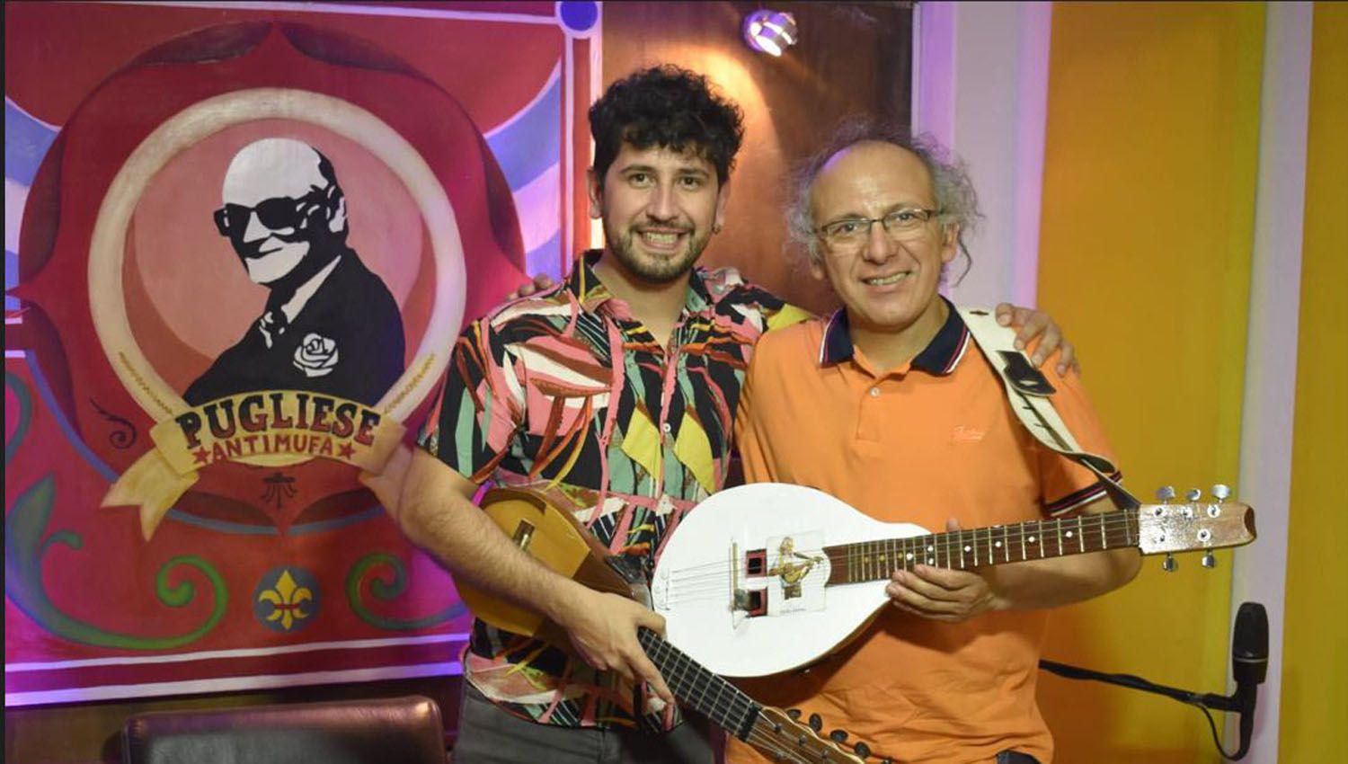 LA SACHA GUITARRA Y EL CHARANGO SE SACAN ldquoCHISPASrdquo