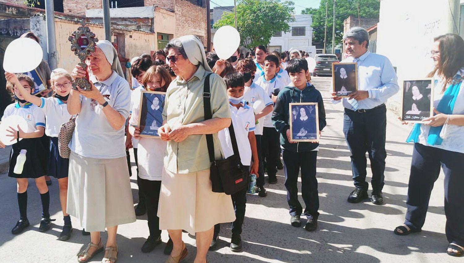 El Colegio Santa Dorotea recibioacute la visita de la Madre Generala