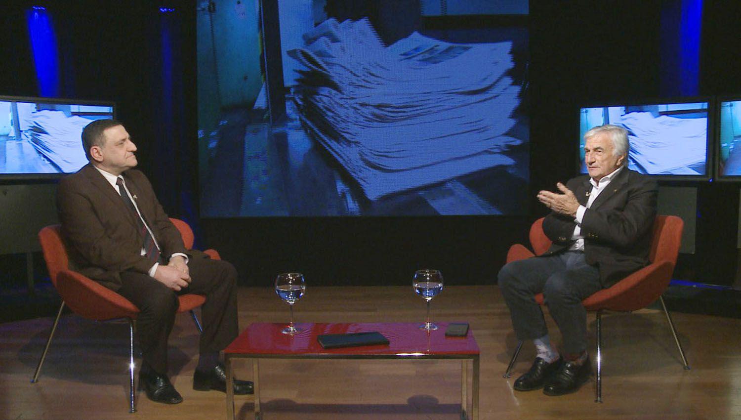 Claudio Zin- ldquoLa nuestra es una sociedad enferma que se empecina en elegir gente que la hace sufrirrdquo