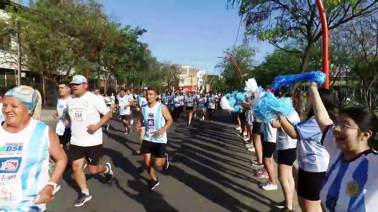 VIDEOS  Reviviacute el paso del Maratoacuten de EL LIBERAL por los distintos puntos de control