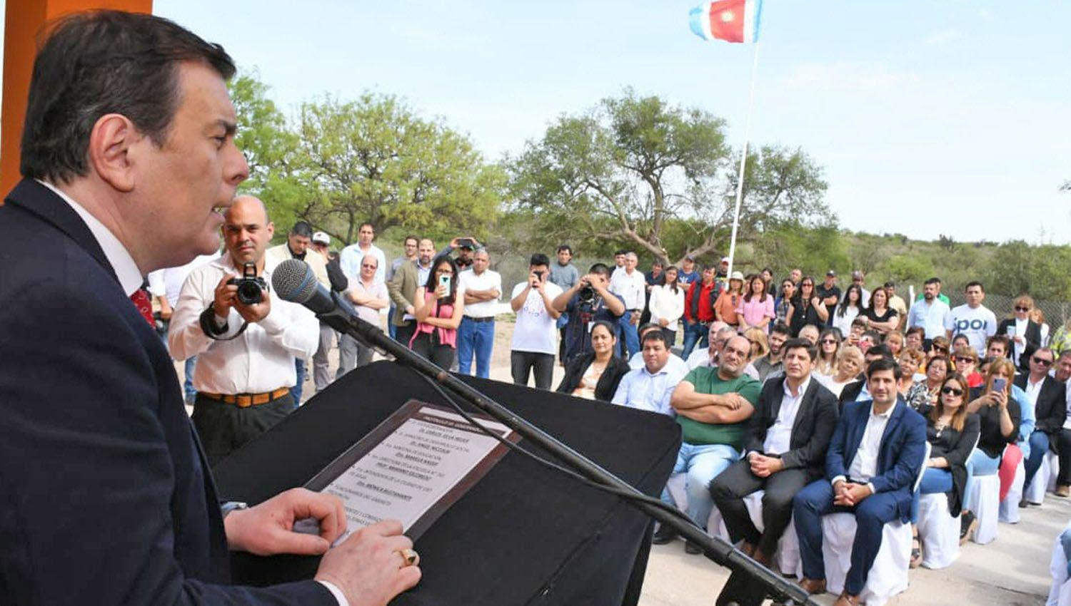 Zamora inauguroacute refaccioacuten de escuela y jardiacuten en Pozo Grande maacutes viviendas sociales en Ojo de Agua