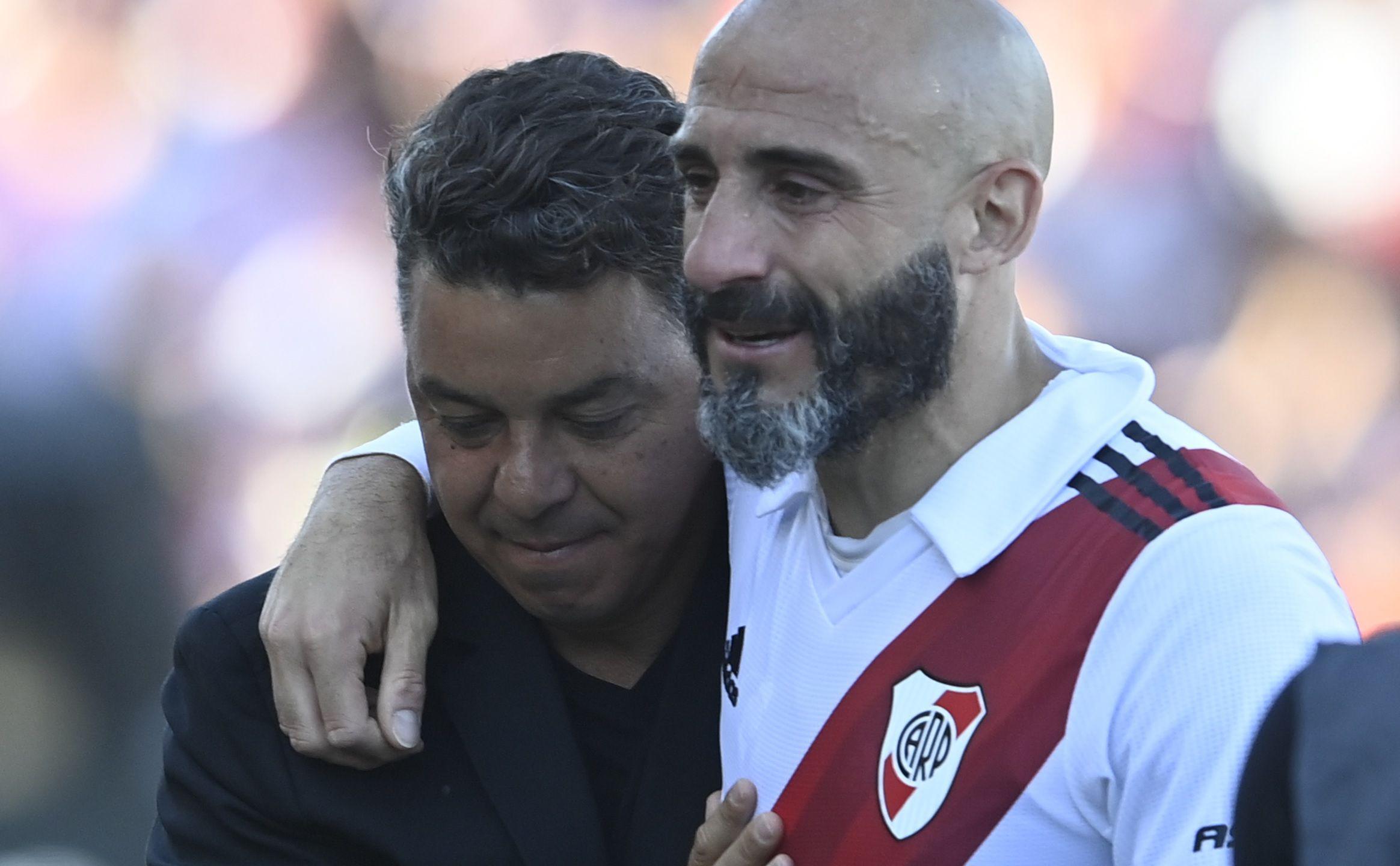 Gallardo y Pinola se despidieron de River con una espectacular goleada ante Betis