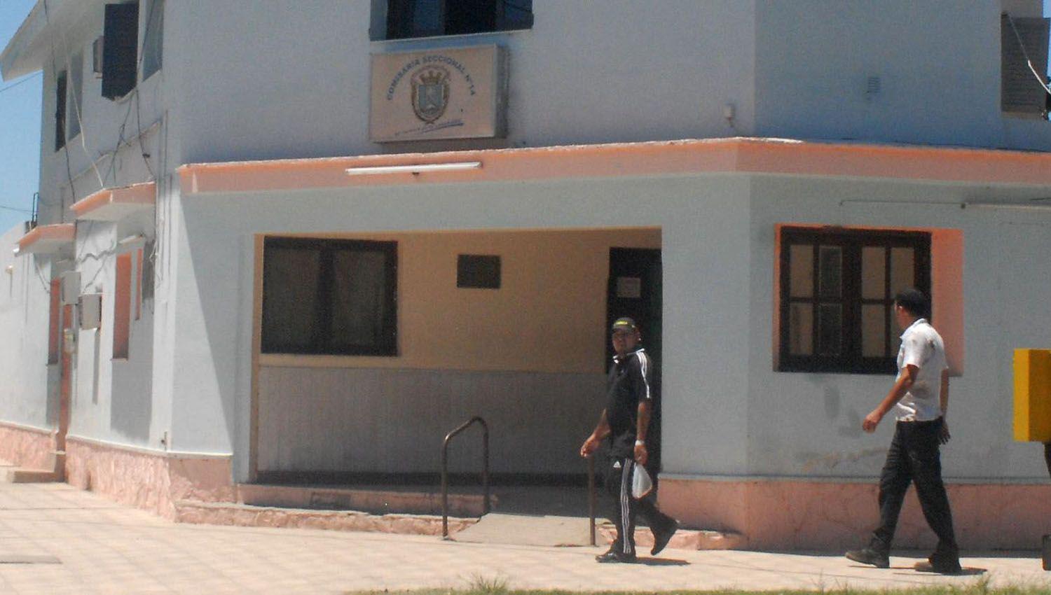 Una joven lo invitoacute a un motel a cambio de 1000 una vez alliacute le roboacute 17000