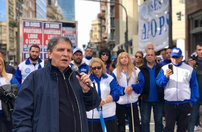 Quieacuten es el sindicalista peronista que pretende dar de baja los planes sociales
