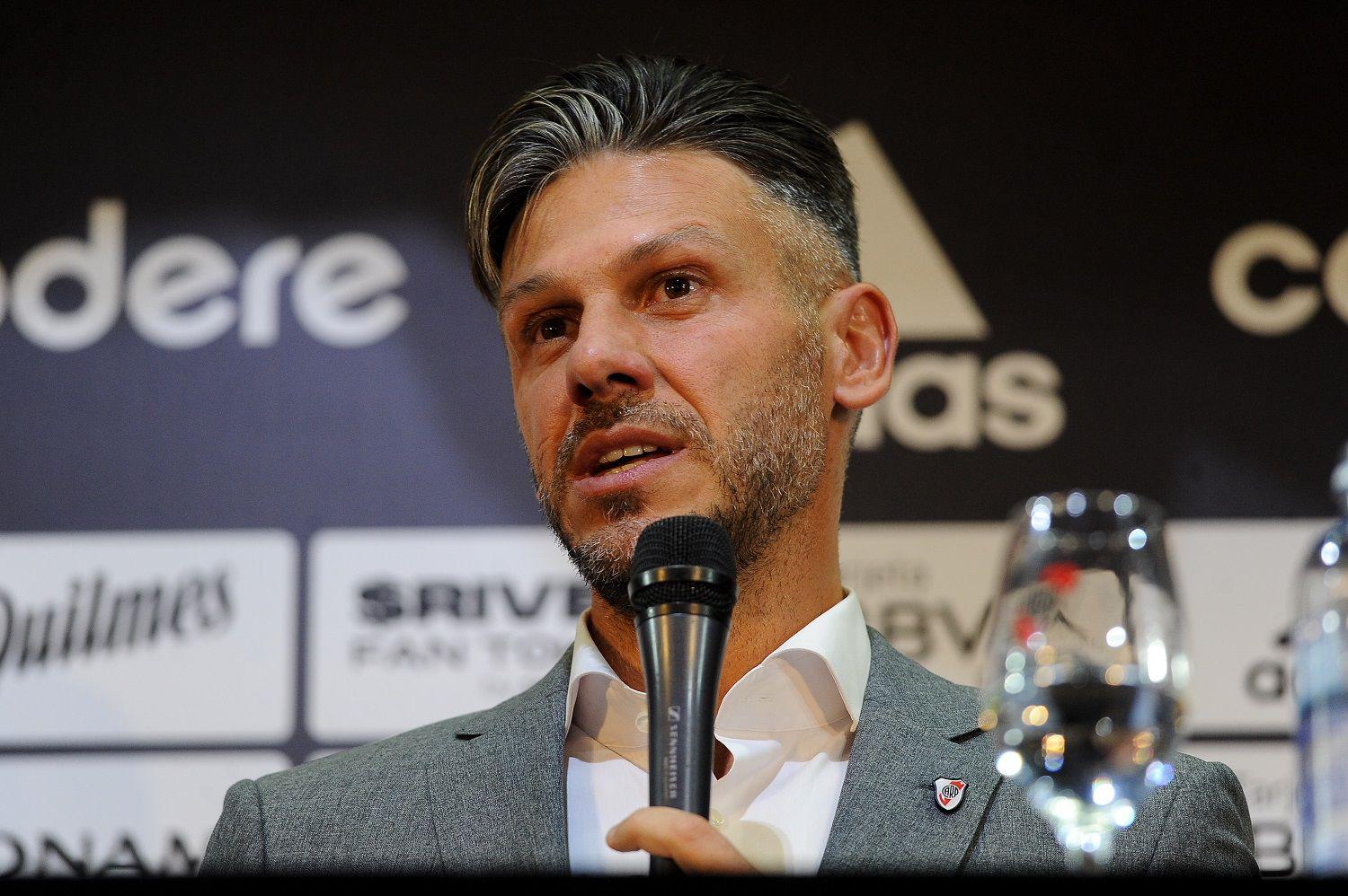 Argentina jugaraacute los siete partidos vaticinoacute Demichelis nuevo DT de River