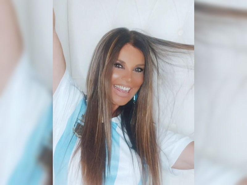 Karina Ranni integrante del grupo Las Primas alienta a la Seleccioacuten Argentina con una cancioacuten propia