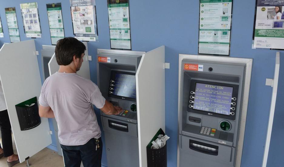 Asiacute es el cronograma de pagos de sueldos del mes de noviembre para la Administracioacuten Puacuteblica