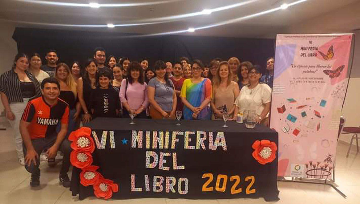 Exitosa Miniferia del Libro en Las Termas de Riacuteo Hondo
