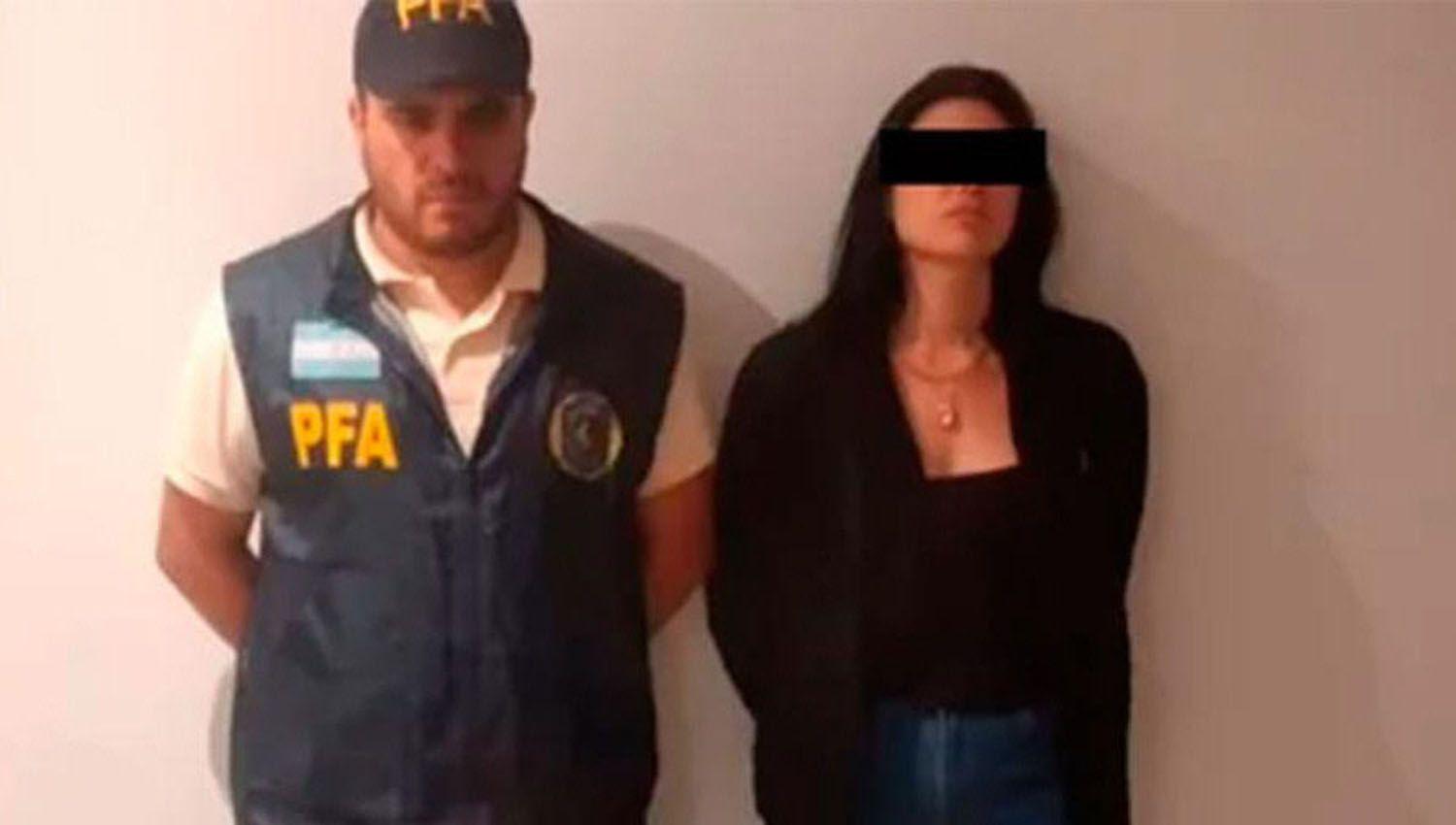 Tarotista de Brasil se fugoacute con 70 mil doacutelares de un futbolista