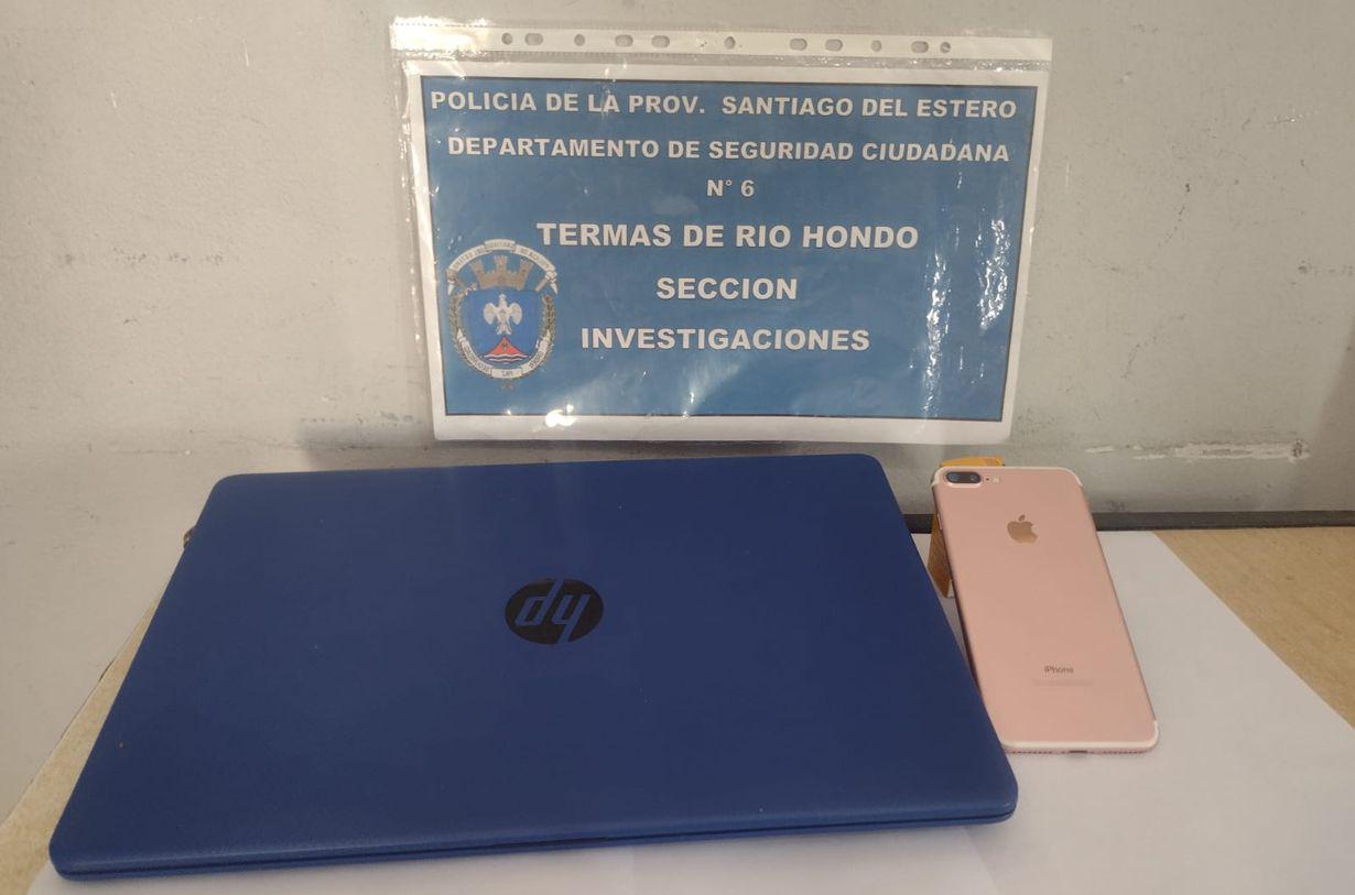 Le vendieron una notebook y un Iphone robado y tuvo que entregarlos a la Policiacutea