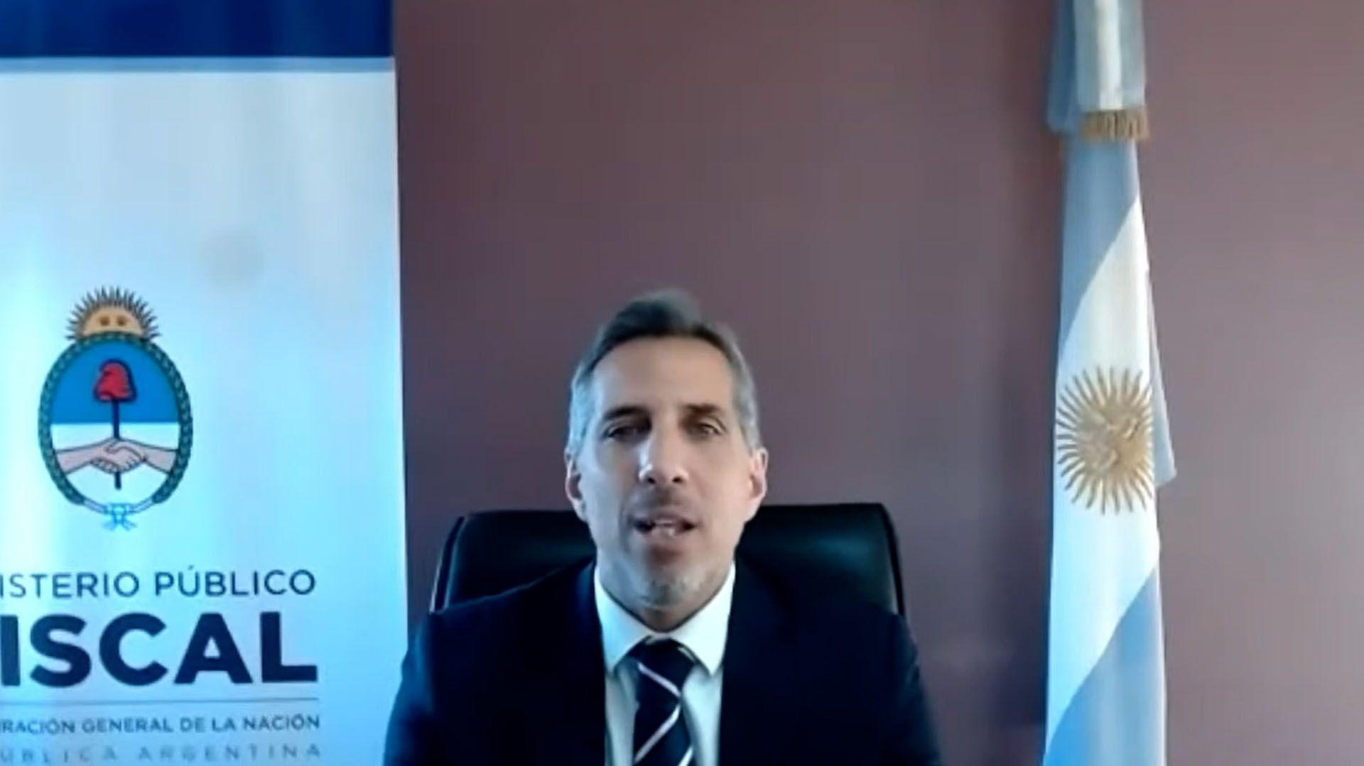 Agredieron al fiscal Diego Luciani en un restaurante- ldquoA vos te van a condenarrdquo