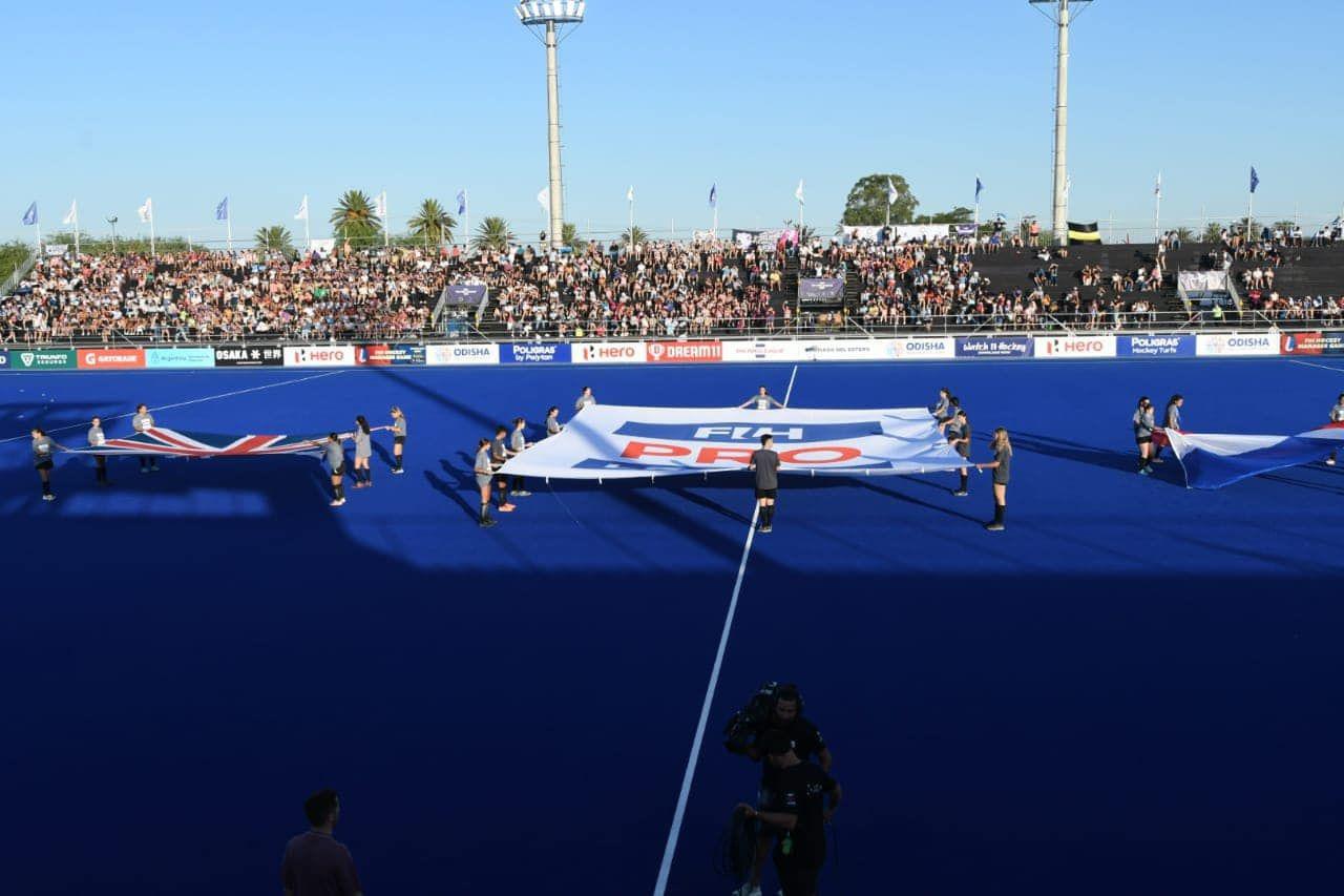 Paiacuteses Bajos y Gran Bretantildea inauguraron oficialmente la cancha de hockey de Santiago del Estero