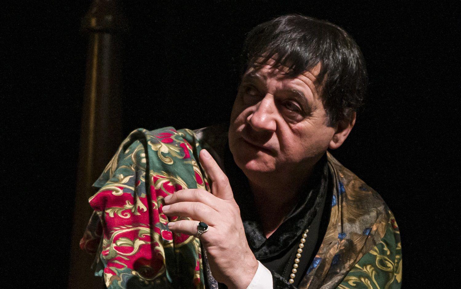 Chaacutevez se pone en la piel de una travesti que vivioacute en Berliacuten en eacutepocas del nazismo y comunismo