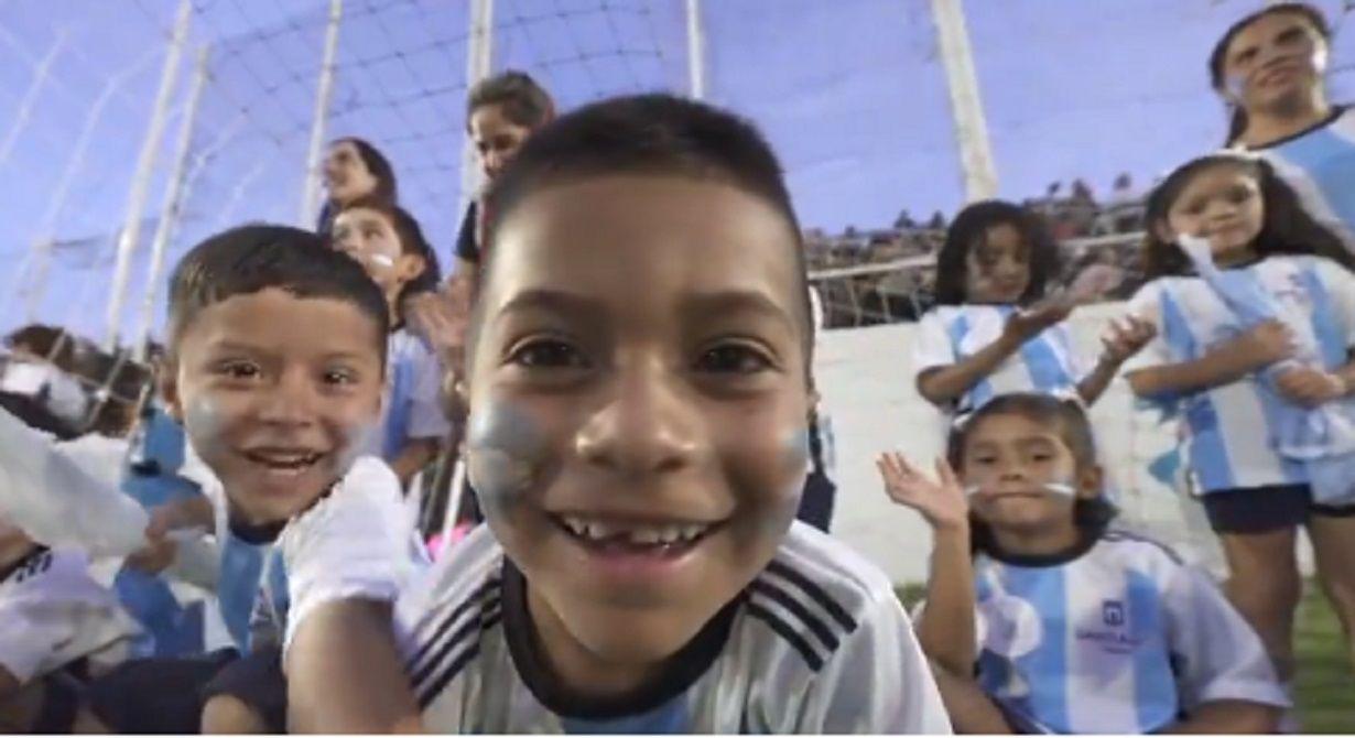 La Municipalidad realizoacute el cierre lectivo de los jardines de infantes con un emotivo video para la Seleccioacuten Argentina