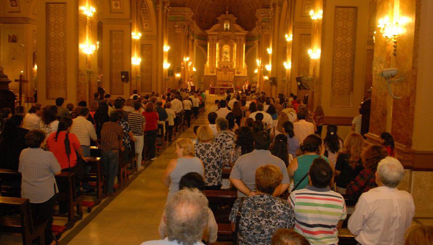 La Iglesia programoacute celebraciones especiales para vivir el nacimiento del Nintildeo Jesuacutes