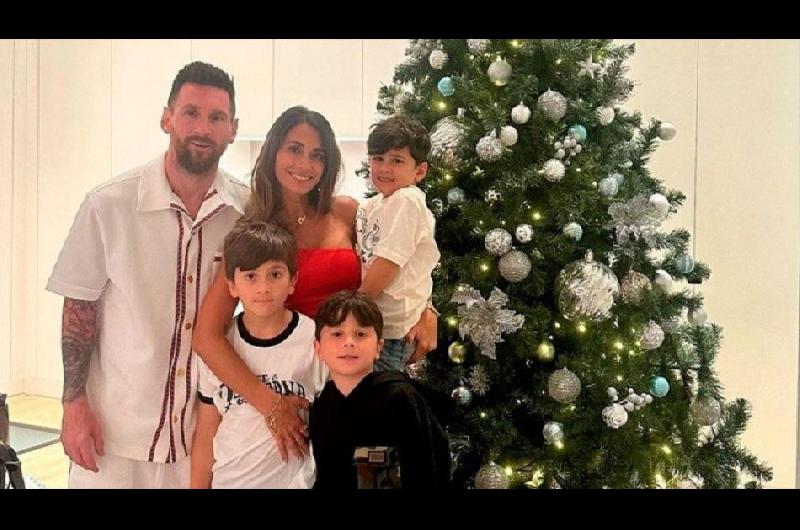 La Navidad de Lionel Messi- Antonela bailando con soltura y foto familiar con maacutes de cinco millones de ldquoMe gustardquo