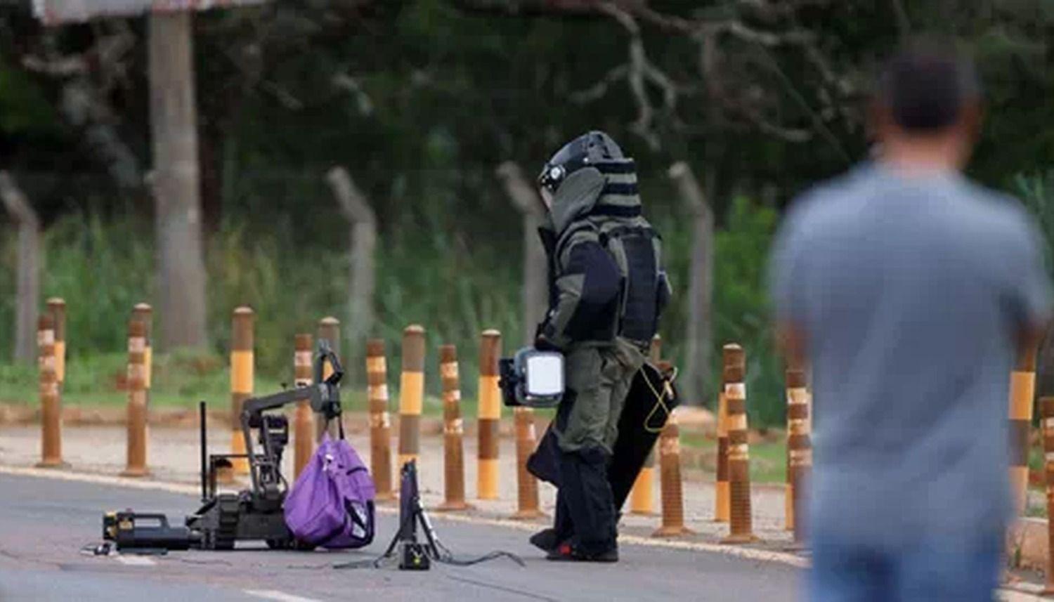 Detienen a hombre que intentoacute entrar a la asuncioacuten de Lula con un cuchillo y elementos explosivos