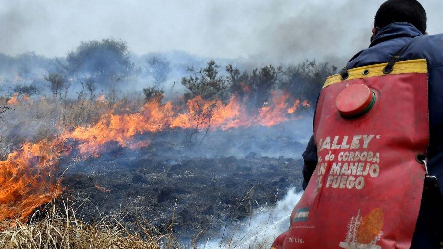Seis provincias registran focos activos de incendios forestales