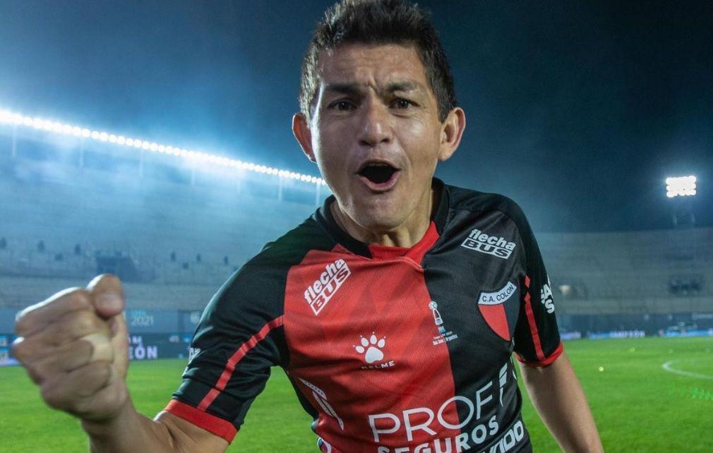 El Pulga Rodriacuteguez vestiraacute la camiseta de Central Coacuterdoba tras cerrar un acuerdo con Coloacuten
